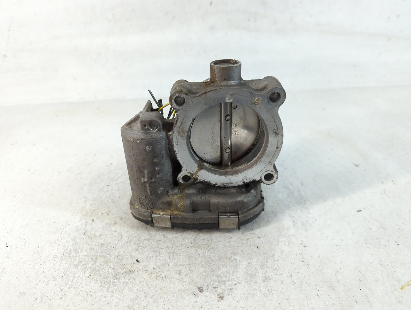 2014-2018 Ford Focus Throttle Body P/N:DS7E-9F991-BB Fits Fits 2014 2015 2016 2017 2018 2019 2020 2021 2022 OEM Used Auto Parts - Oemusedautoparts1.com