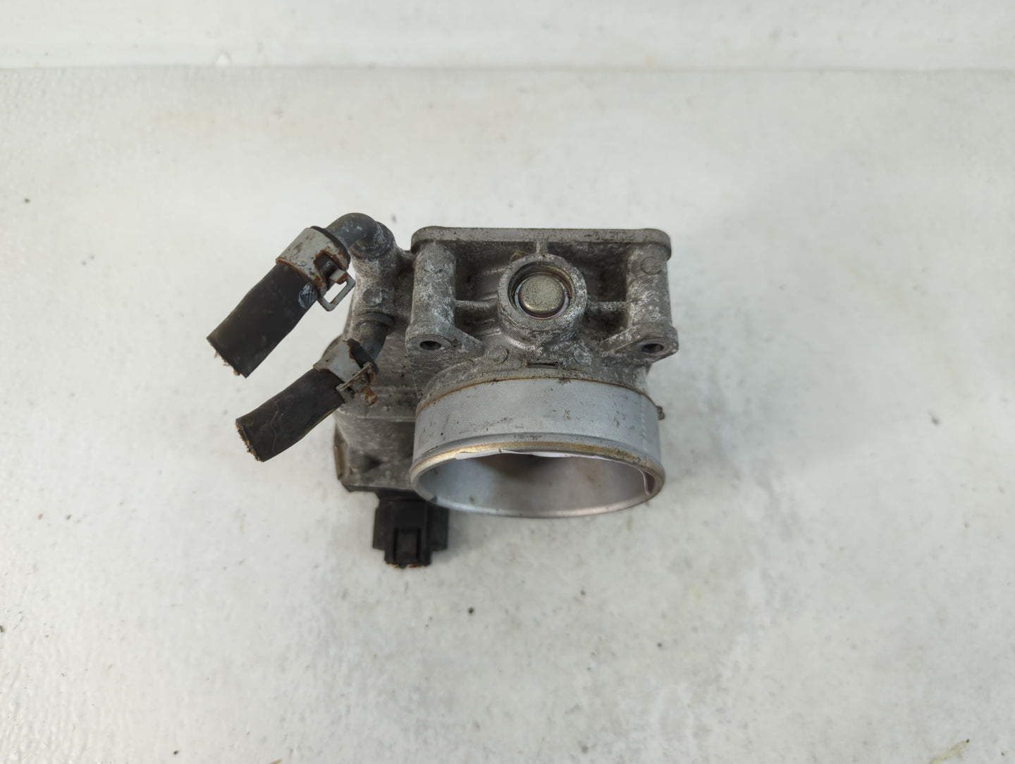 2015-2016 Nissan Pathfinder Throttle Body P/N:RME70-50 Fits Fits 2015 2016 2017 2018 2019 2020 2021 2022 OEM Used Auto Parts - Oemusedautoparts1.com