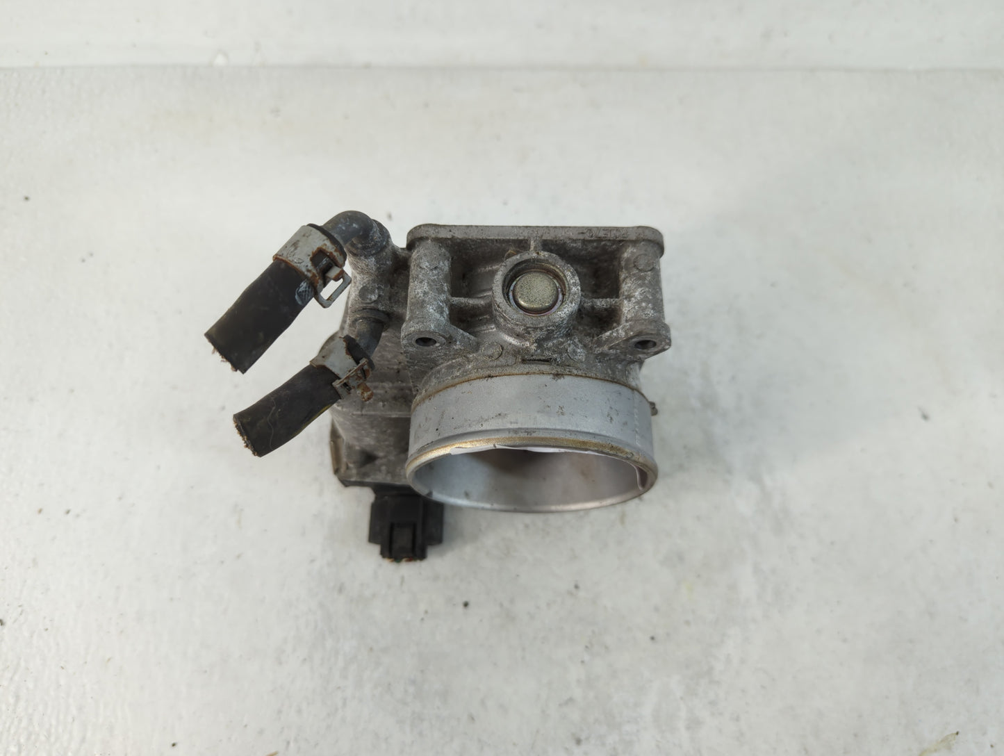 2015-2016 Nissan Pathfinder Throttle Body P/N:RME70-50 Fits Fits 2015 2016 2017 2018 2019 2020 2021 2022 OEM Used Auto Parts - Oemusedautoparts1.com