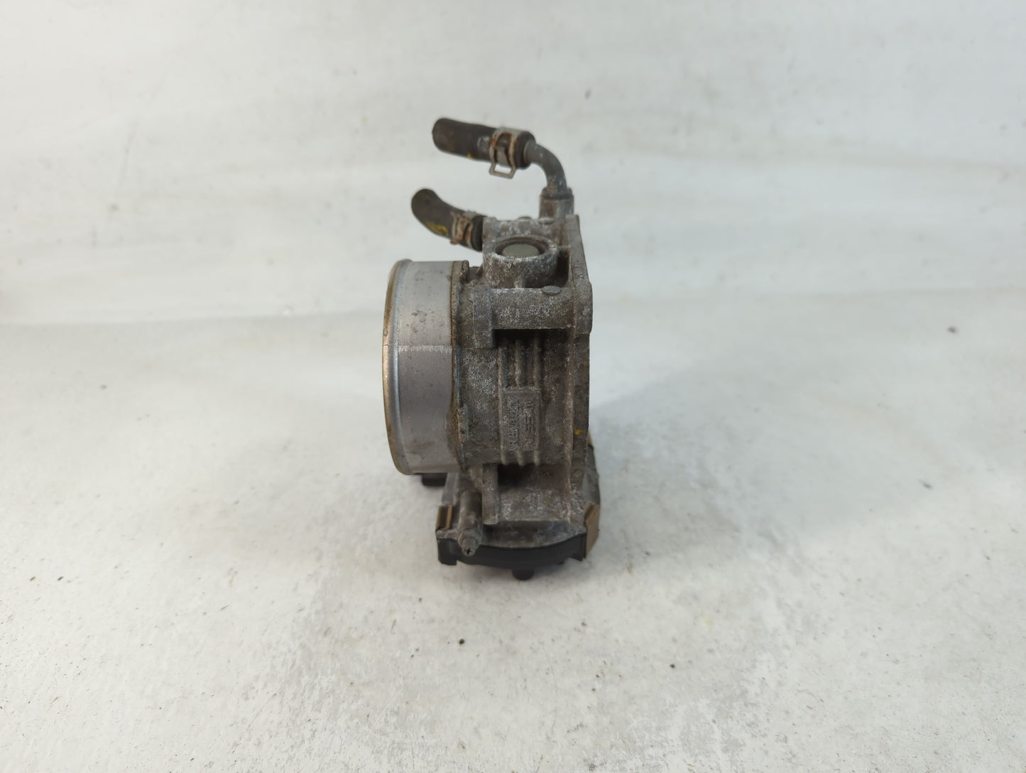 2015-2016 Nissan Pathfinder Throttle Body P/N:RME70-50 Fits Fits 2015 2016 2017 2018 2019 2020 2021 2022 OEM Used Auto Parts - Oemusedautoparts1.com