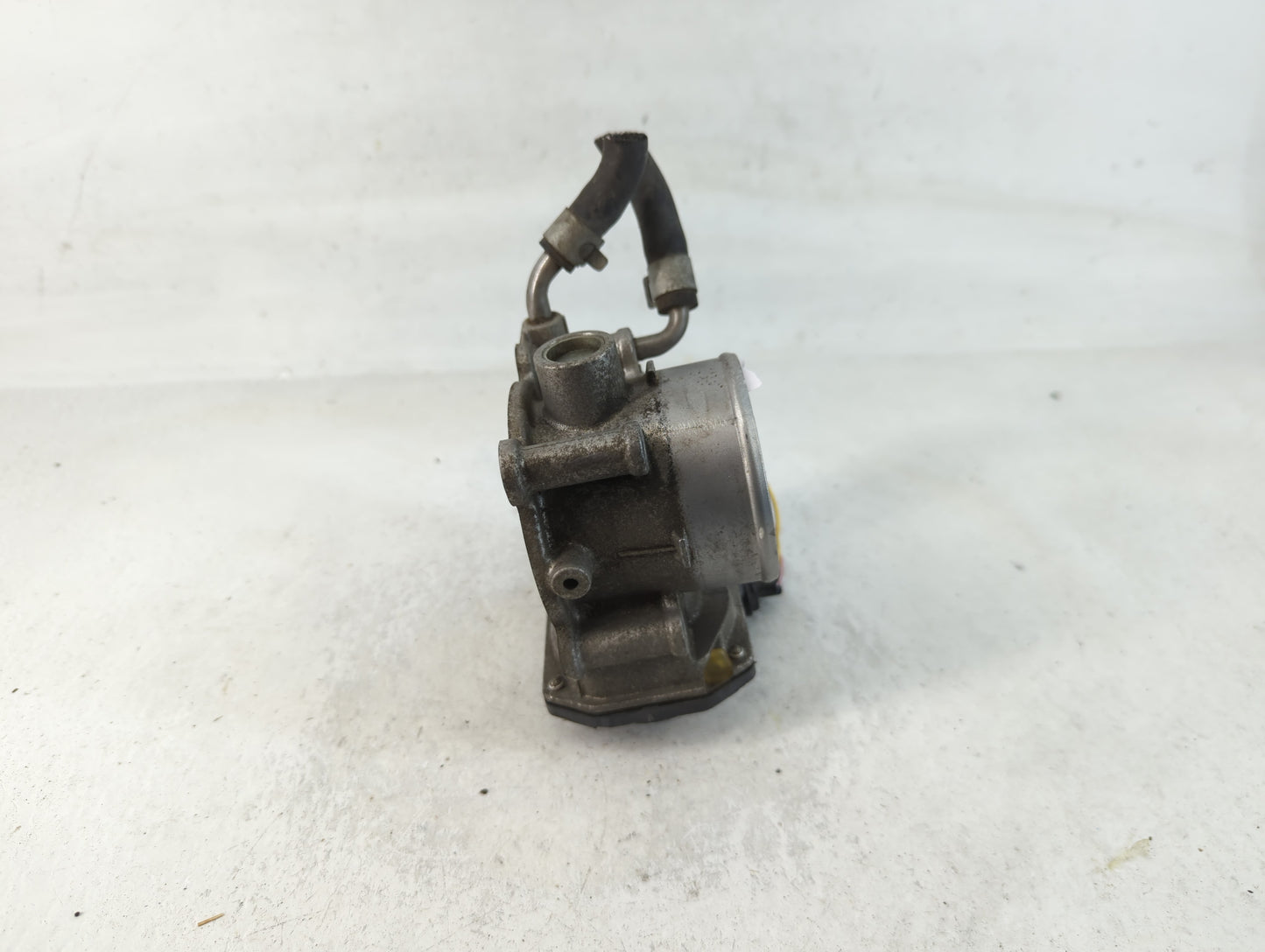 2011-2020 Hyundai Elantra Throttle Body P/N:35100-2E000 Fits Fits 2011 2012 2013 2014 2015 2016 2017 2018 2019 2020 2021 OEM Used Auto Parts - Oemusedautoparts1.com