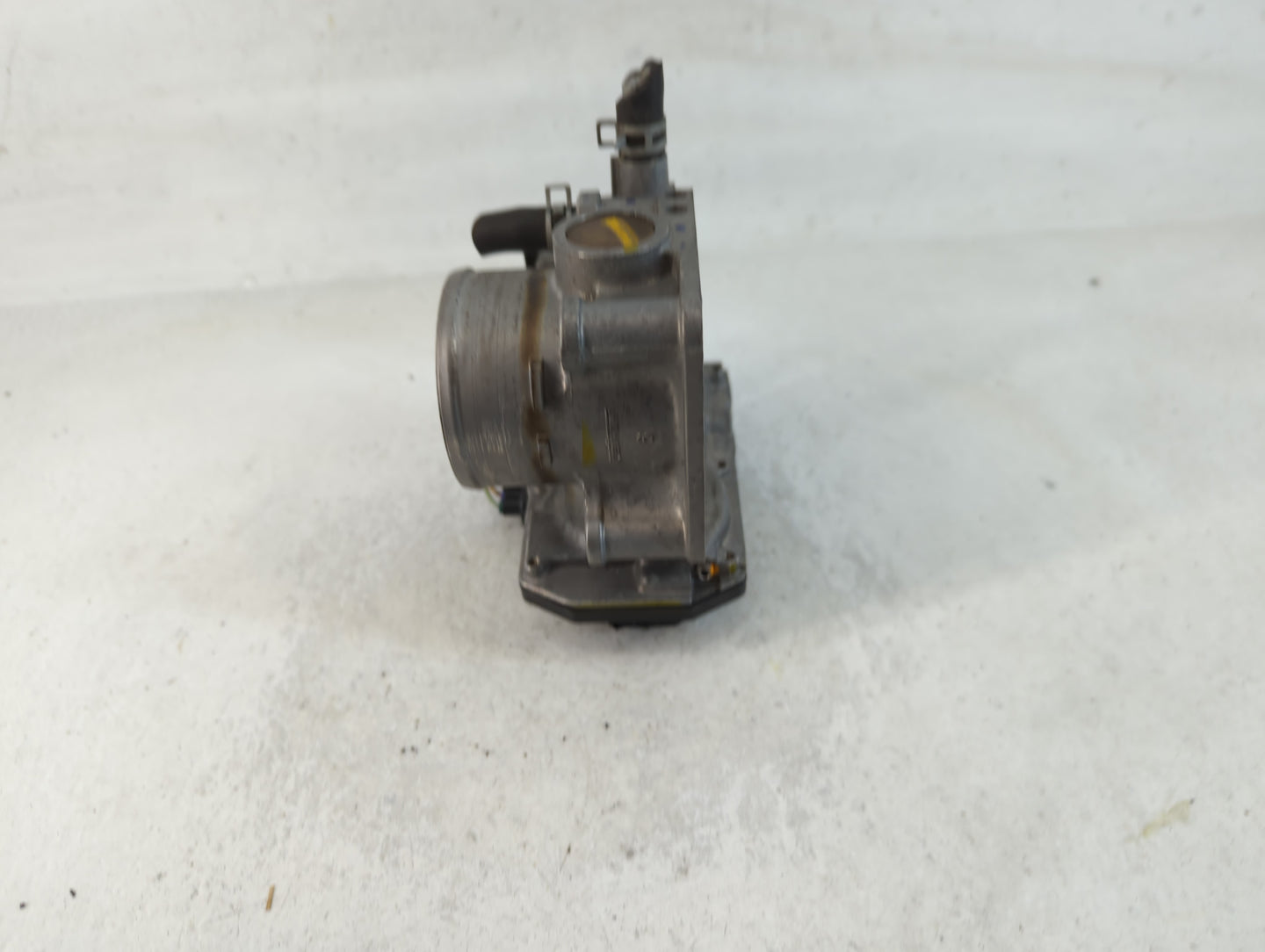 2016-2022 Honda Civic Throttle Body P/N:213393 M10623, GMH1A Fits Fits 2016 2017 2018 2019 2020 2021 2022 OEM Used Auto Parts - Oemusedautoparts1.com