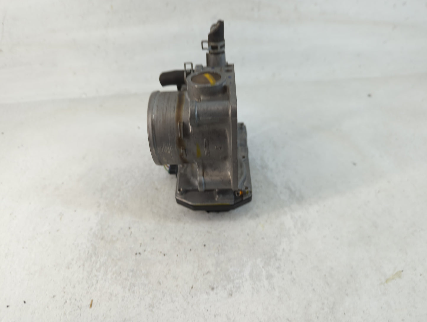 2016-2022 Honda Civic Throttle Body P/N:213393 M10623, GMH1A Fits Fits 2016 2017 2018 2019 2020 2021 2022 OEM Used Auto Parts - Oemusedautoparts1.com