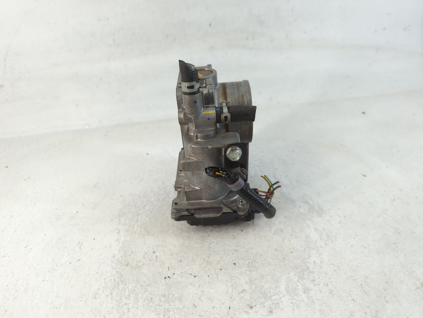 2016-2022 Honda Civic Throttle Body P/N:213393 M10623, GMH1A Fits Fits 2016 2017 2018 2019 2020 2021 2022 OEM Used Auto Parts - Oemusedautoparts1.com