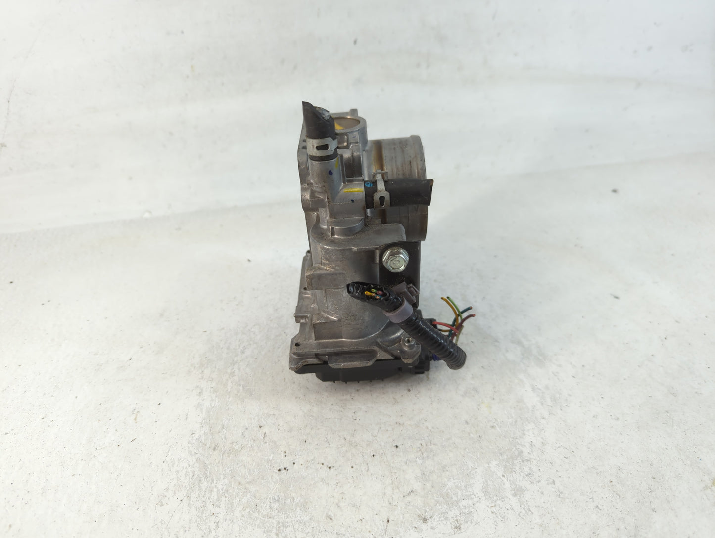 2016-2022 Honda Civic Throttle Body P/N:213393 M10623, GMH1A Fits Fits 2016 2017 2018 2019 2020 2021 2022 OEM Used Auto Parts - Oemusedautoparts1.com