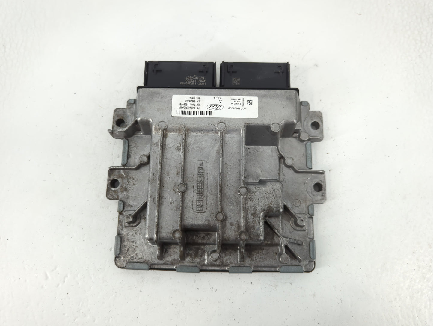 2017-2018 Ford Escape PCM Engine Control Computer ECU ECM PCU OEM P/N:FV6A-12B684-AB HJ5A-12A650-MA Fits Fits 2017 2018 OEM Used Auto Parts - Oemusedautoparts1.com