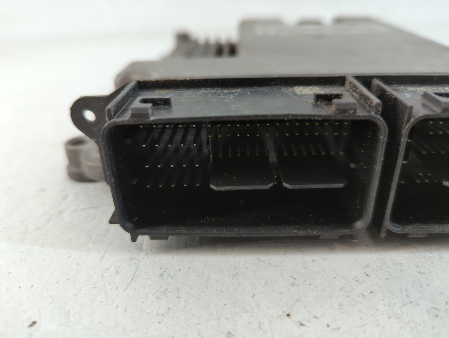 2015-2018 Ford Edge PCM Engine Control Computer ECU ECM PCU OEM P/N:FB5A-12B684-CA G2GA-12A650-BSA Fits OEM Used Auto Parts - Oemusedautoparts1.com