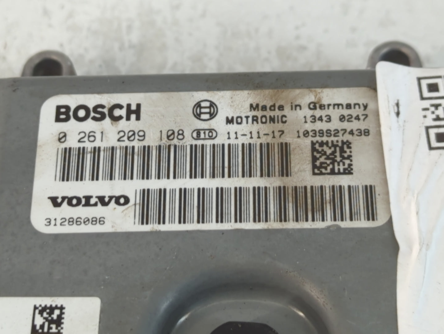 2012 Volvo S60 PCM Engine Control Computer ECU ECM PCU OEM P/N:0 261 209 108 Fits OEM Used Auto Parts - Oemusedautoparts1.com