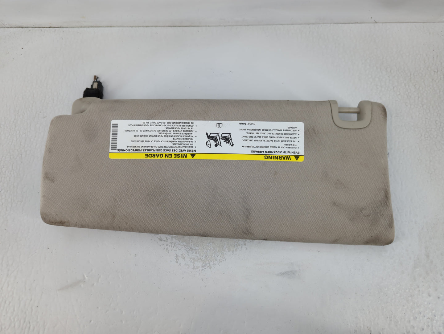 2014-2018 Jeep Cherokee Sun Visor Shade Replacement Driver Left Mirror Fits Fits 2014 2015 2016 2017 2018 OEM Used Auto Parts - Oemusedautoparts1.com