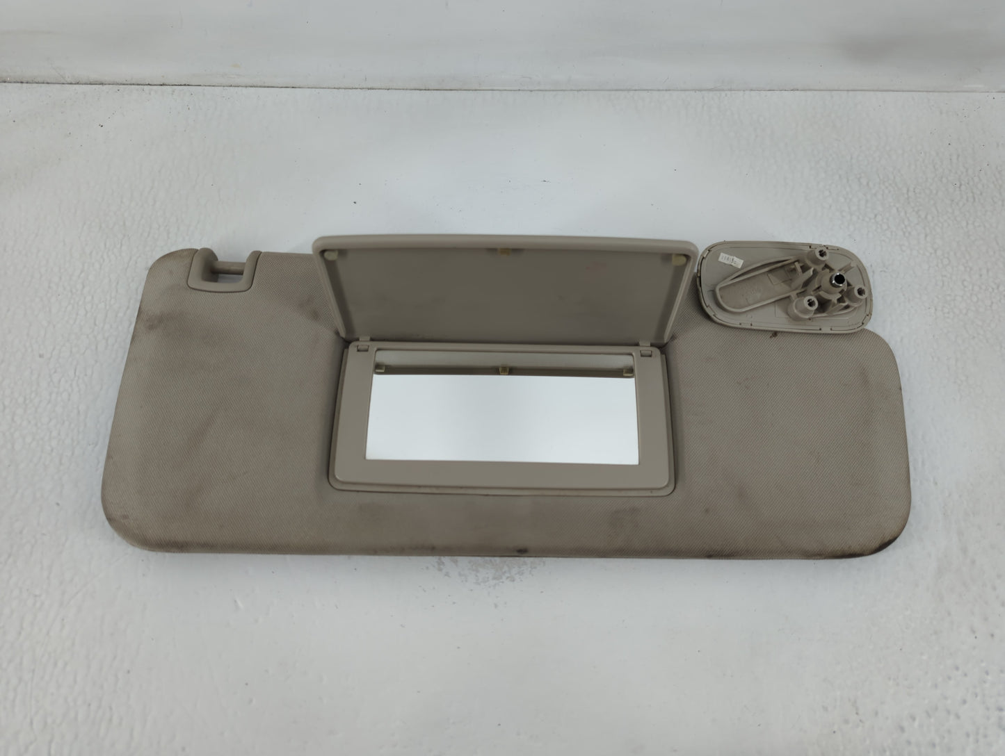 2007-2013 Chevrolet Silverado 1500 Sun Visor Shade Replacement Passenger Right Mirror Fits OEM Used Auto Parts - Oemusedautoparts1.com