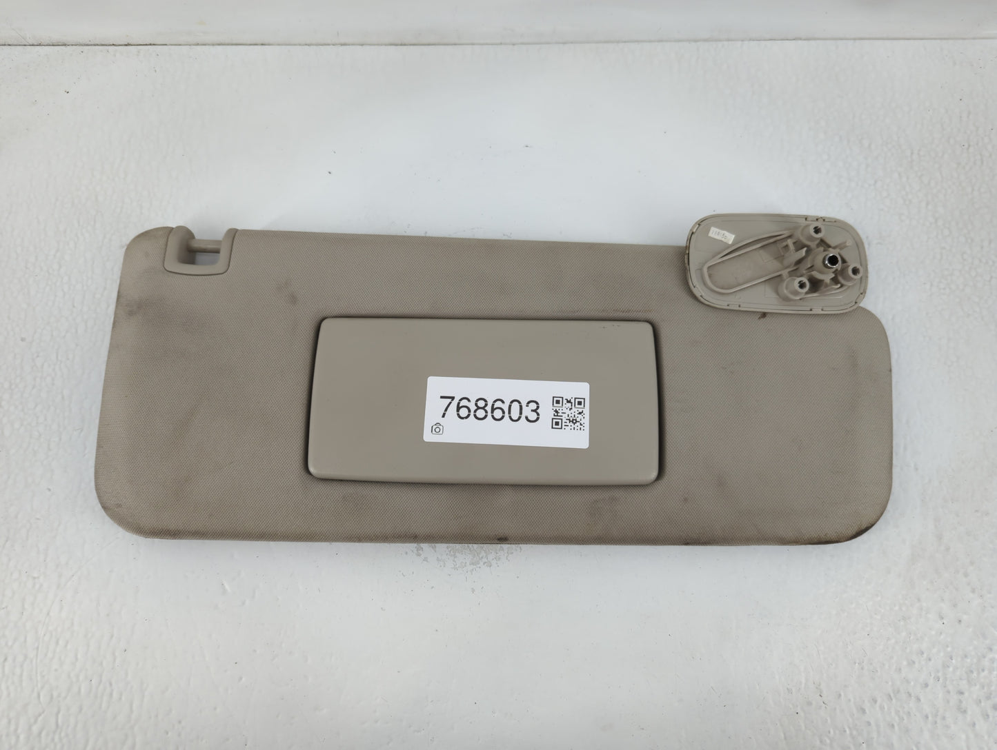 2007-2013 Chevrolet Silverado 1500 Sun Visor Shade Replacement Passenger Right Mirror Fits OEM Used Auto Parts - Oemusedautoparts1.com