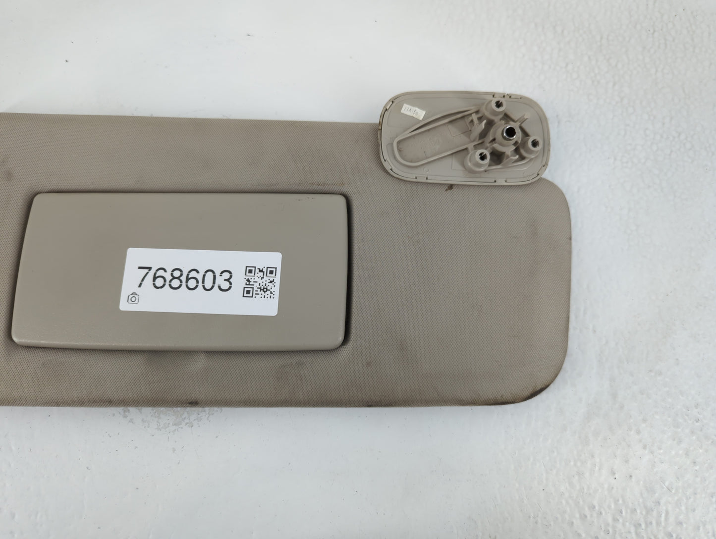 2007-2013 Chevrolet Silverado 1500 Sun Visor Shade Replacement Passenger Right Mirror Fits OEM Used Auto Parts - Oemusedautoparts1.com