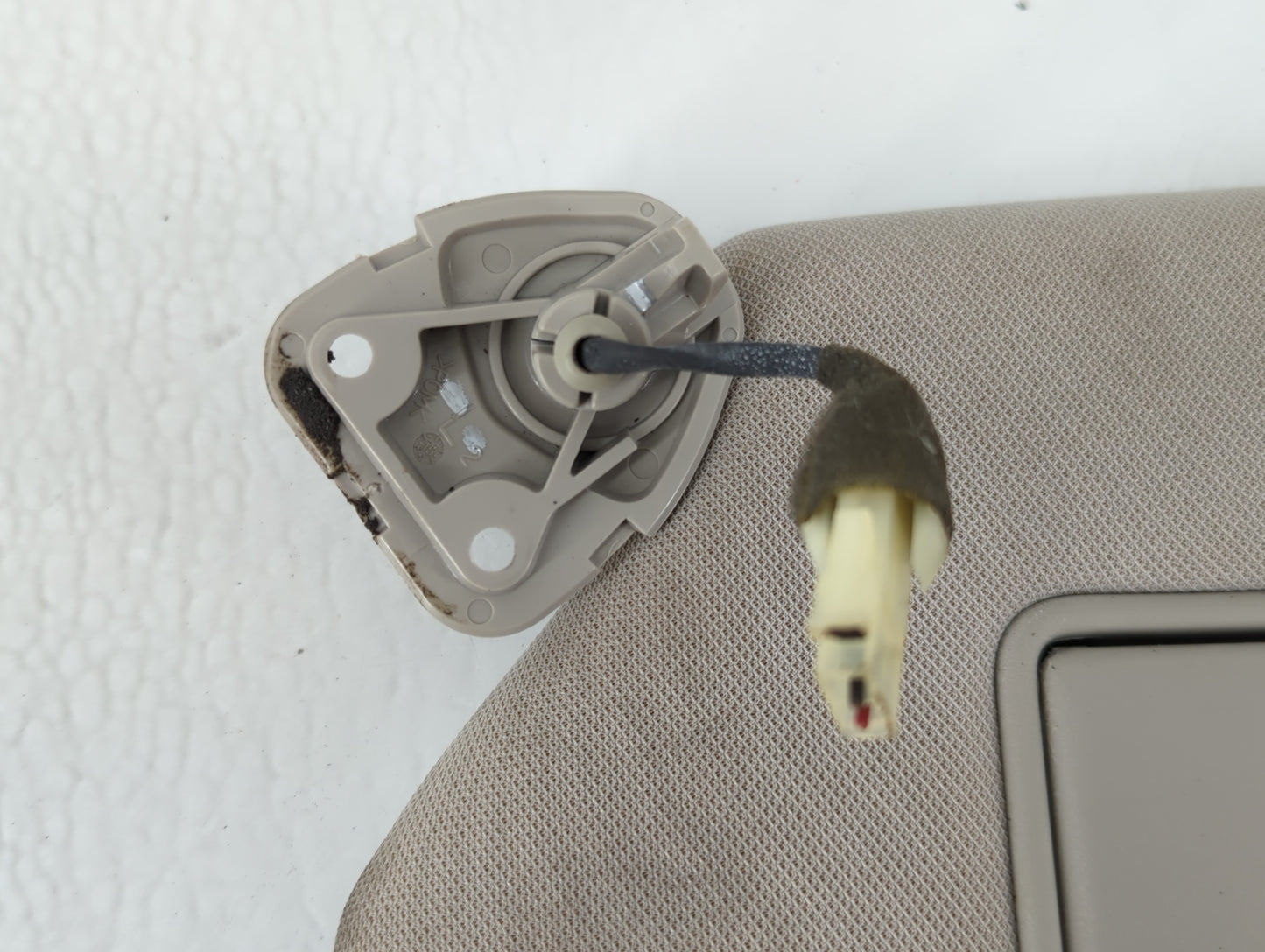 2013-2018 Nissan Pathfinder Sun Visor Shade Replacement Driver Left Mirror Fits Fits 2013 2014 2015 2016 2017 2018 2019 OEM Used Auto Parts - Oemusedautoparts1.com