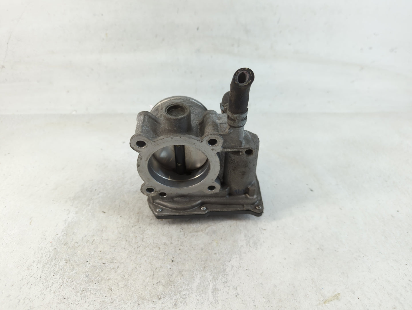 2011-2019 Toyota Corolla Throttle Body P/N:22030-0T080 Fits Fits 2011 2012 2013 2014 2015 2016 2017 2018 2019 OEM Used Auto Parts - Oemusedautoparts1.com