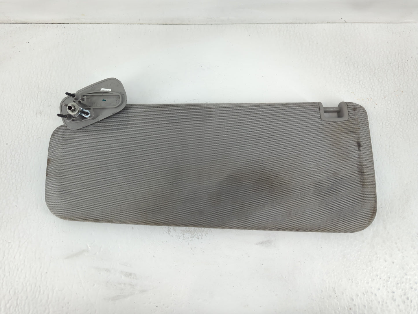 2014-2019 Chevrolet Silverado 1500 Sun Visor Shade Replacement Passenger Right Mirror Fits Fits 2014 2015 2016 2017 2018 2019 OEM Used Auto Parts - Oemusedautoparts1.com