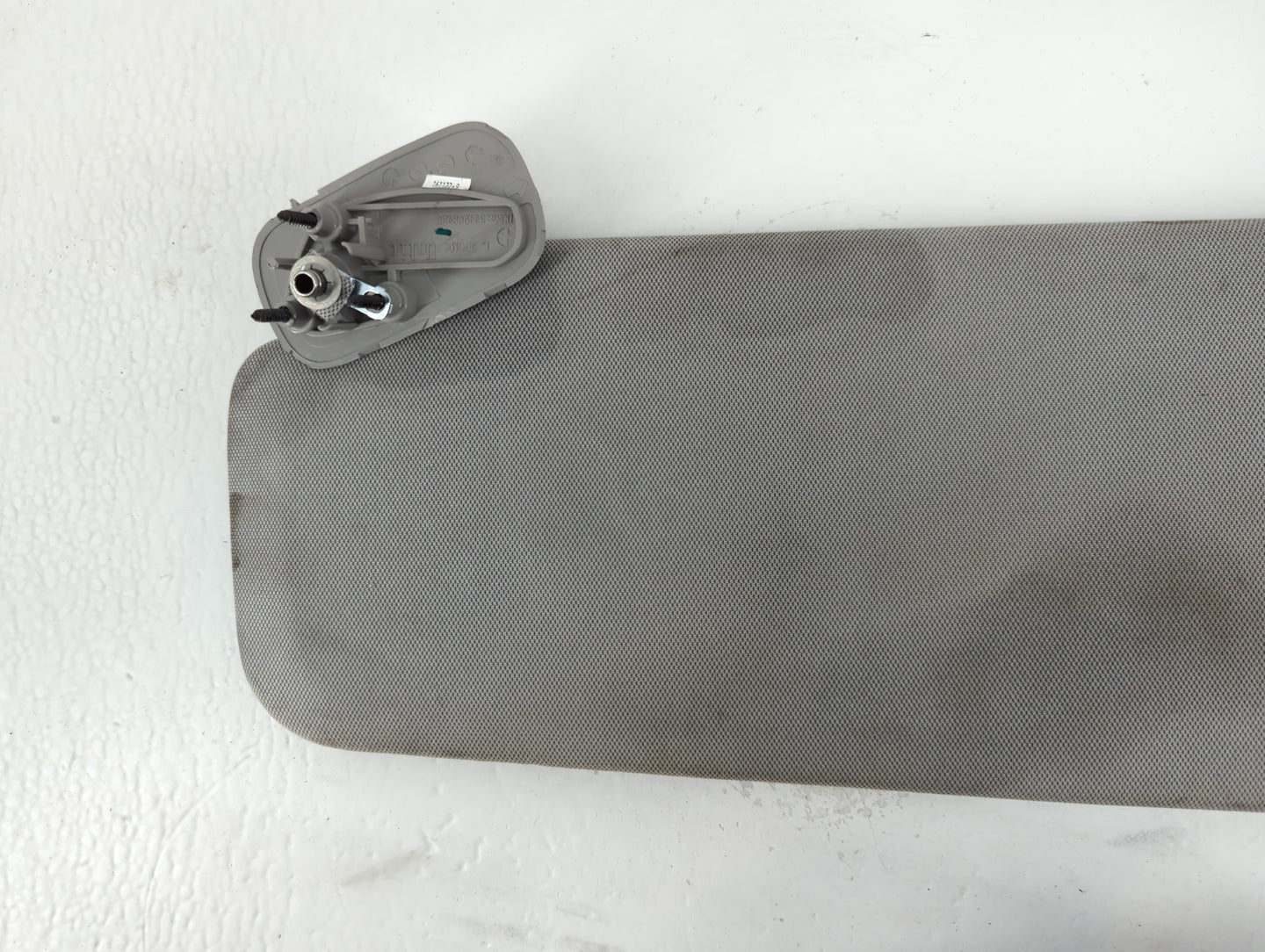 2014-2019 Chevrolet Silverado 1500 Sun Visor Shade Replacement Passenger Right Mirror Fits Fits 2014 2015 2016 2017 2018 2019 OEM Used Auto Parts - Oemusedautoparts1.com