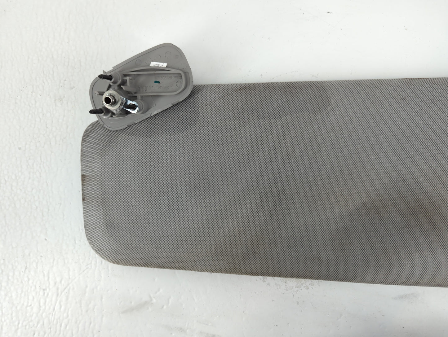 2014-2019 Chevrolet Silverado 1500 Sun Visor Shade Replacement Passenger Right Mirror Fits Fits 2014 2015 2016 2017 2018 2019 OEM Used Auto Parts - Oemusedautoparts1.com