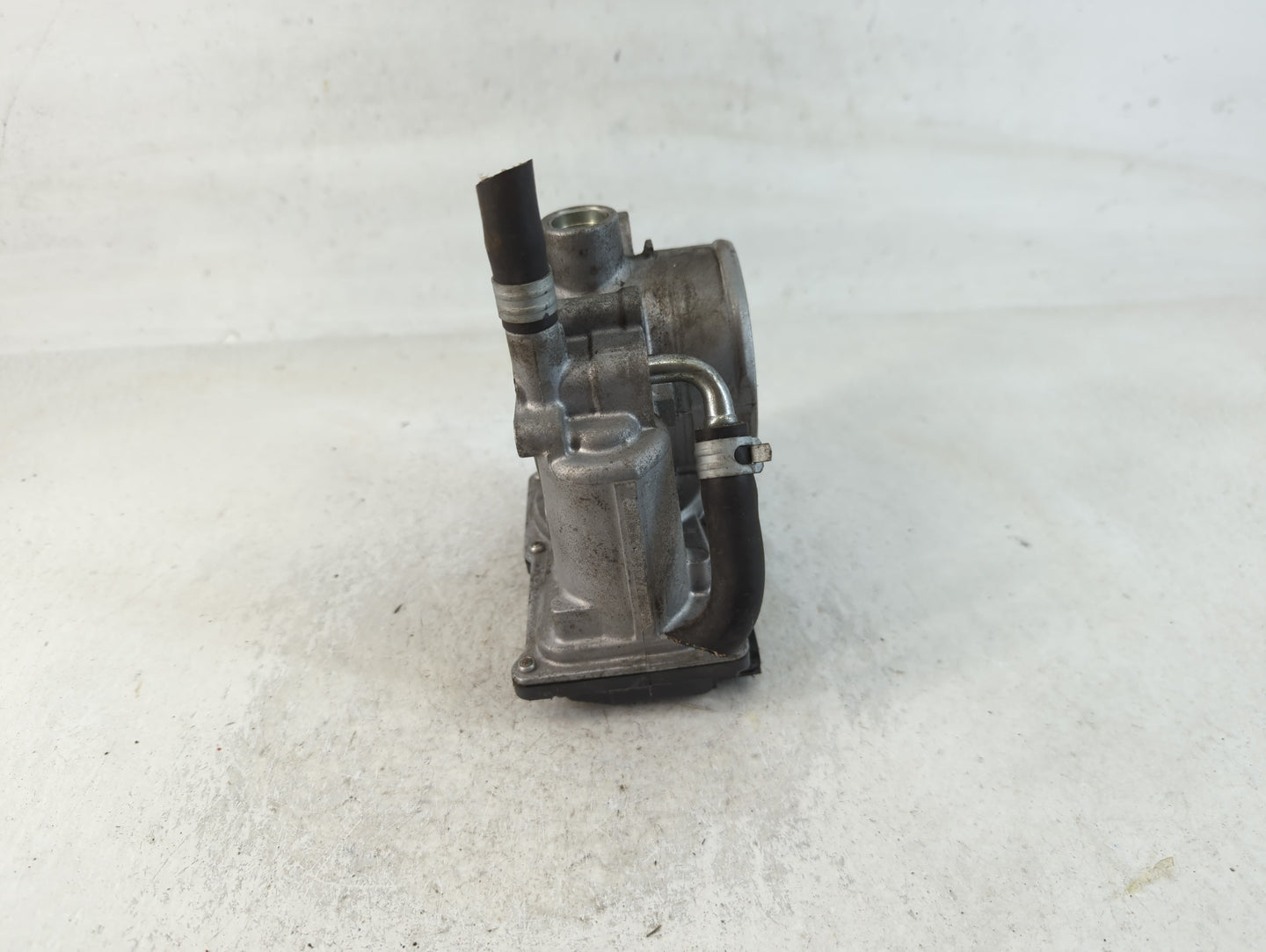 2013-2015 Subaru Xv Throttle Body P/N:16112AA380 Fits Fits 2011 2012 2013 2014 2015 2016 2017 2018 OEM Used Auto Parts - Oemusedautoparts1.com