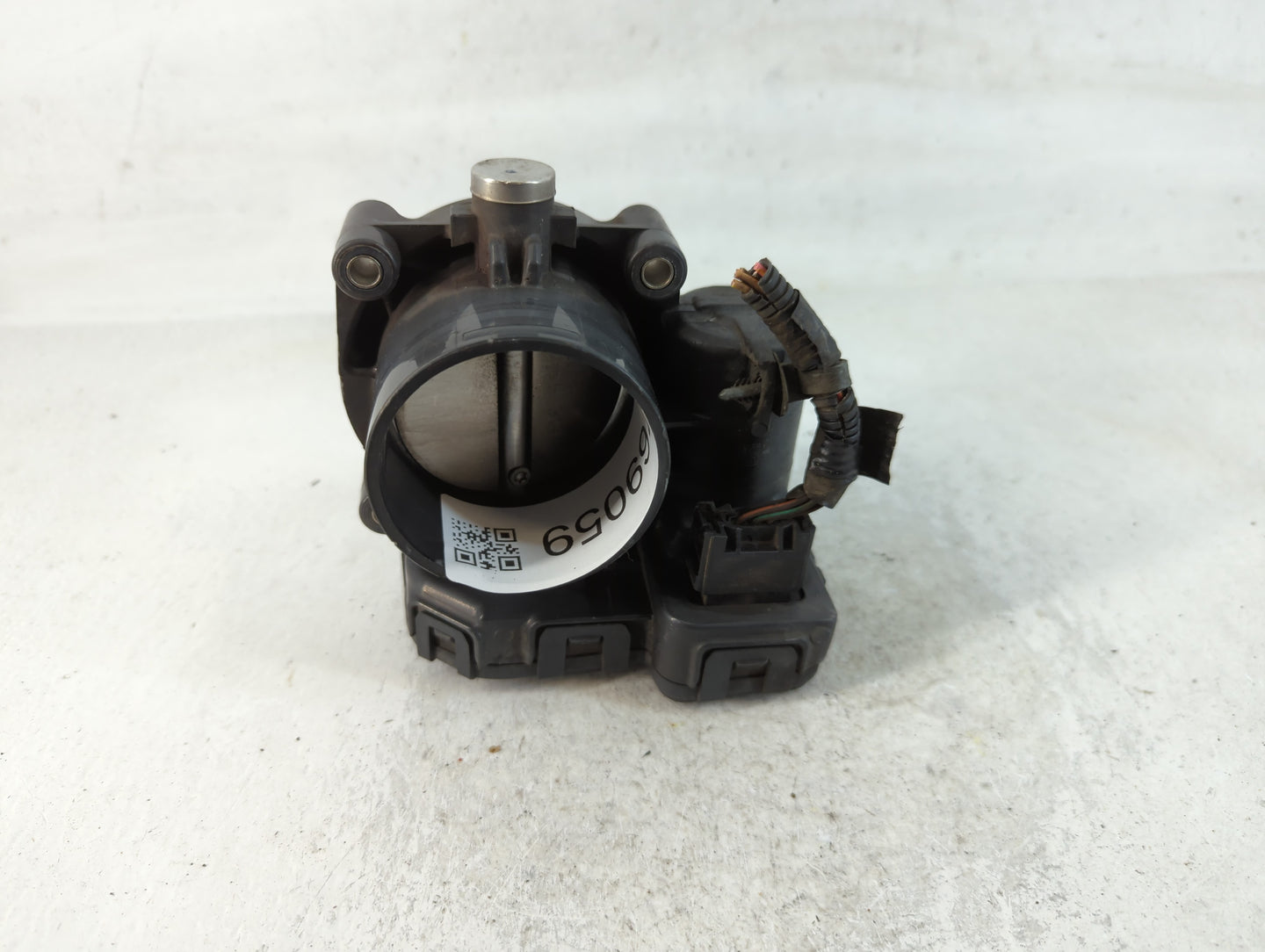 2009 Dodge Ram 1500 Throttle Body P/N:04861661AB Fits Fits 2008 2010 2011 2012 2013 OEM Used Auto Parts - Oemusedautoparts1.com