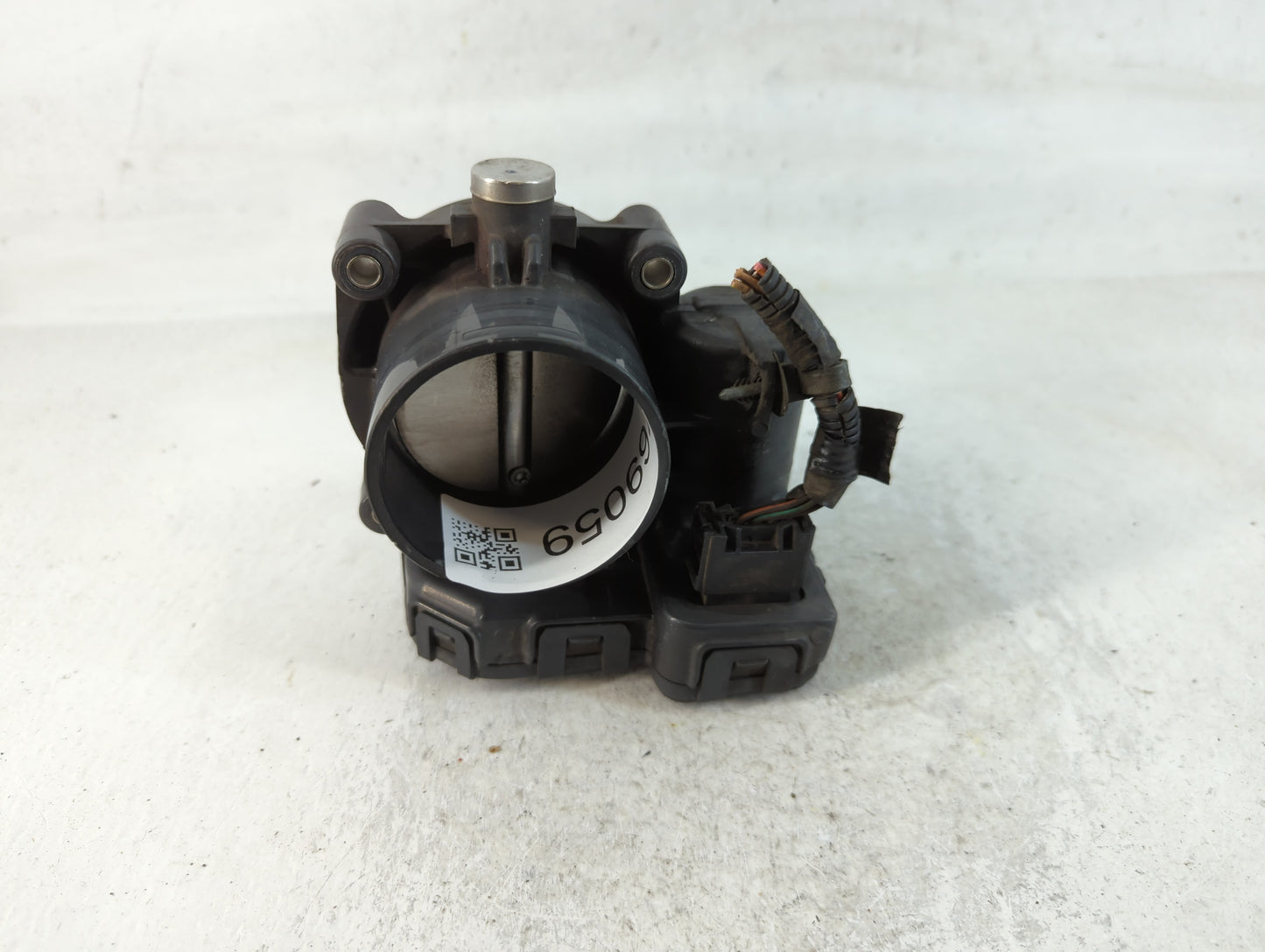 2009 Dodge Ram 1500 Throttle Body P/N:04861661AB Fits Fits 2008 2010 2011 2012 2013 OEM Used Auto Parts - Oemusedautoparts1.com