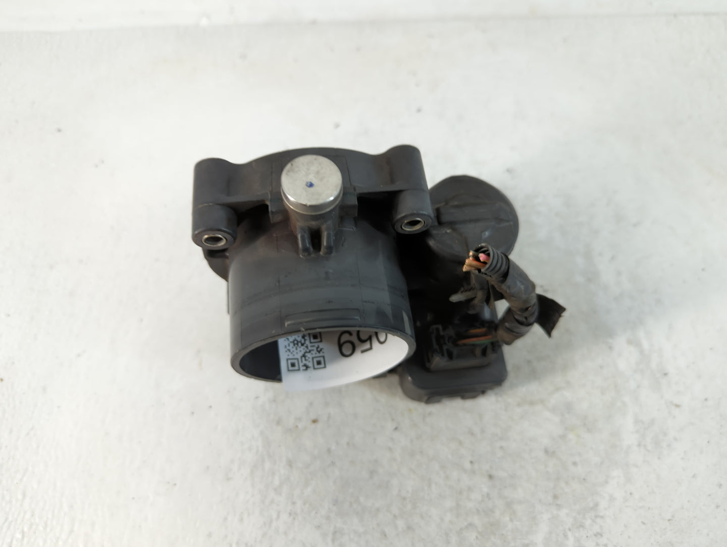 2009 Dodge Ram 1500 Throttle Body P/N:04861661AB Fits Fits 2008 2010 2011 2012 2013 OEM Used Auto Parts - Oemusedautoparts1.com