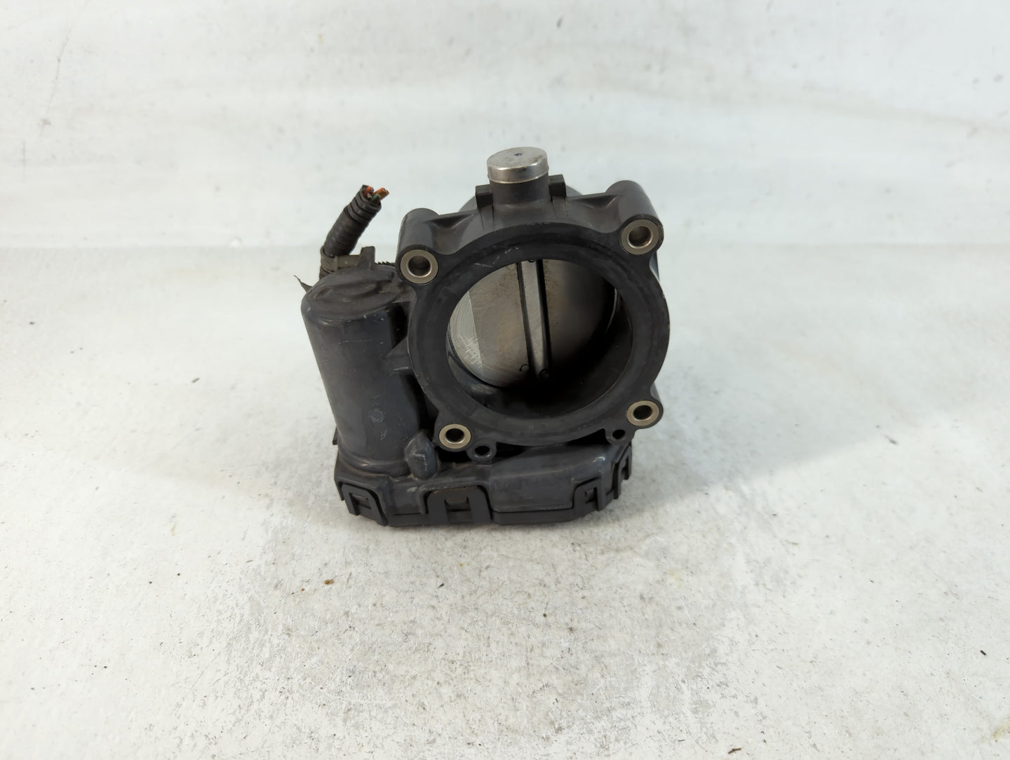 2009 Dodge Ram 1500 Throttle Body P/N:04861661AB Fits Fits 2008 2010 2011 2012 2013 OEM Used Auto Parts - Oemusedautoparts1.com