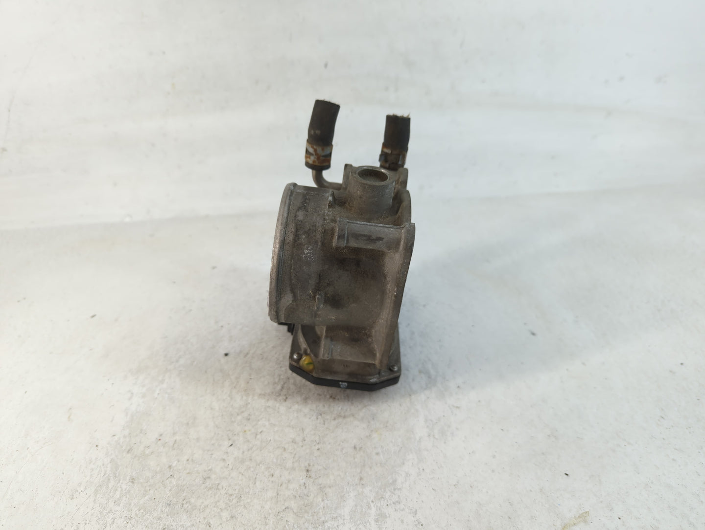 2007-2016 Toyota Sienna Throttle Body P/N:22030-0P050 Fits OEM Used Auto Parts - Oemusedautoparts1.com