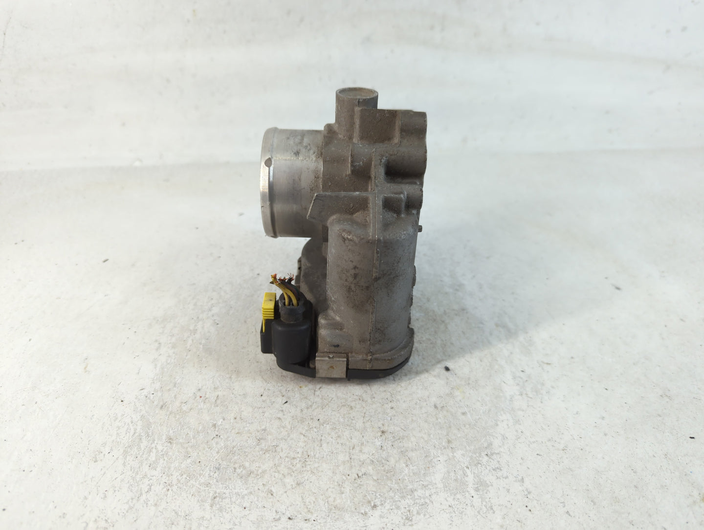 2014-2019 Ford Fiesta Throttle Body P/N:7S7G-9F991-CA Fits Fits 2013 2014 2015 2016 2017 2018 2019 OEM Used Auto Parts - Oemusedautoparts1.com