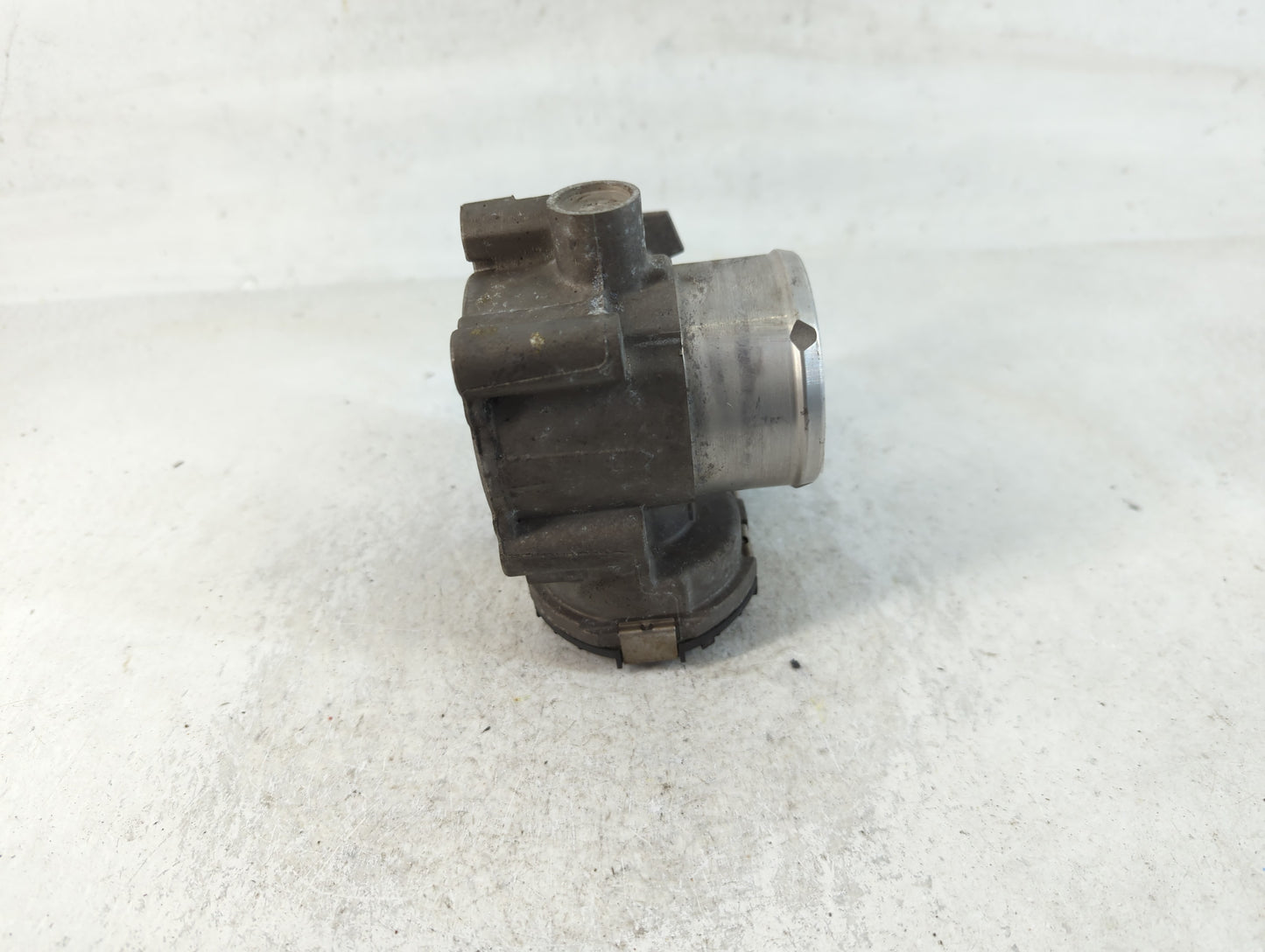 2014-2019 Ford Fiesta Throttle Body P/N:7S7G-9F991-CA Fits Fits 2013 2014 2015 2016 2017 2018 2019 OEM Used Auto Parts - Oemusedautoparts1.com