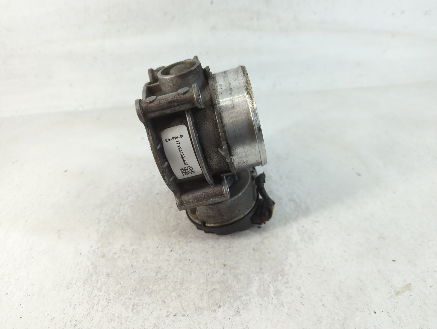 2015-2017 Lincoln Navigator Throttle Body P/N:BL3T-9F991-AH Fits Fits 2011 2012 2013 2014 2015 2016 2017 2018 2019 OEM Used Auto Parts - Oemusedautoparts1.com