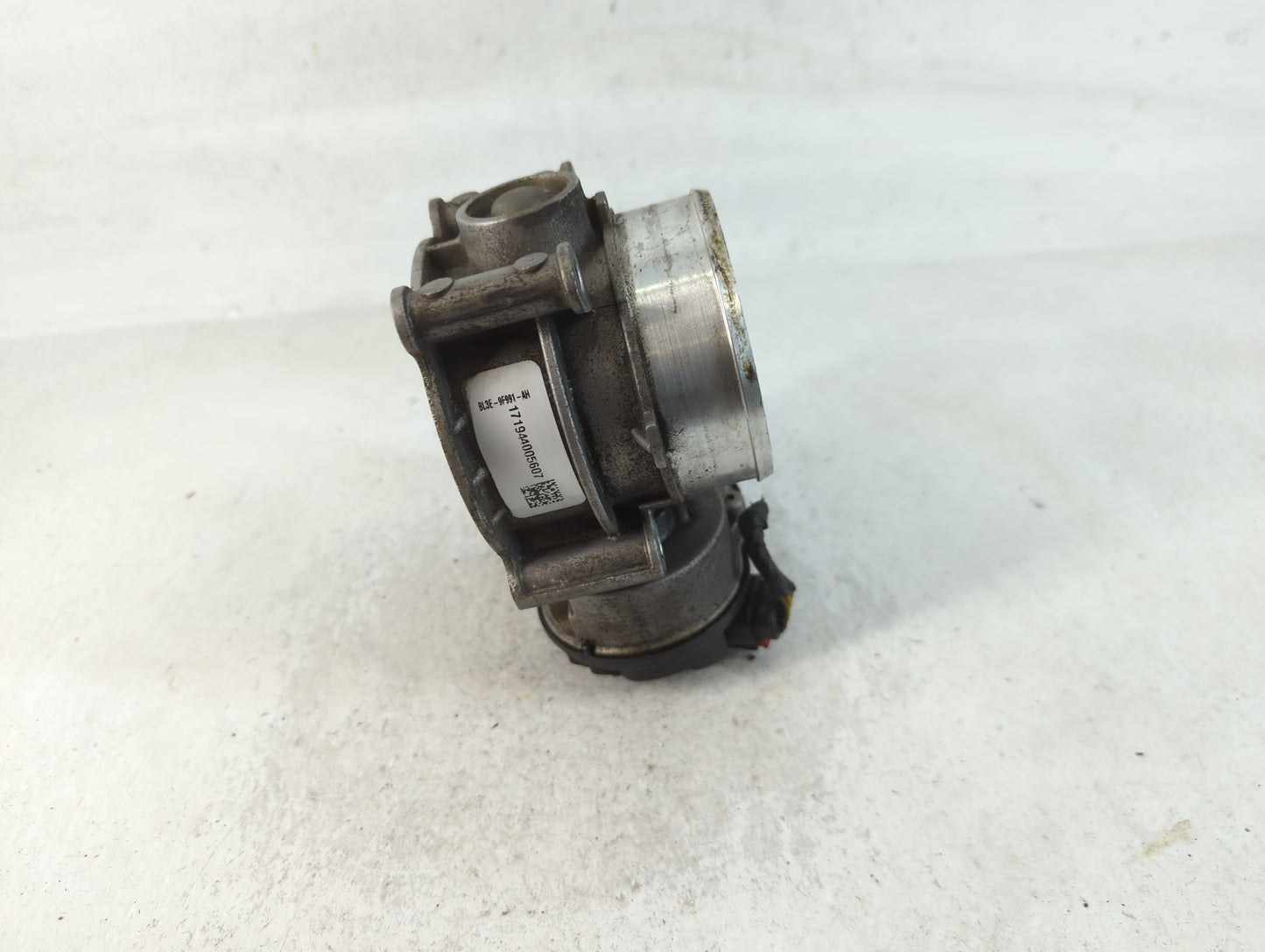 2015-2017 Lincoln Navigator Throttle Body P/N:BL3T-9F991-AH Fits Fits 2011 2012 2013 2014 2015 2016 2017 2018 2019 OEM Used Auto Parts - Oemusedautoparts1.com