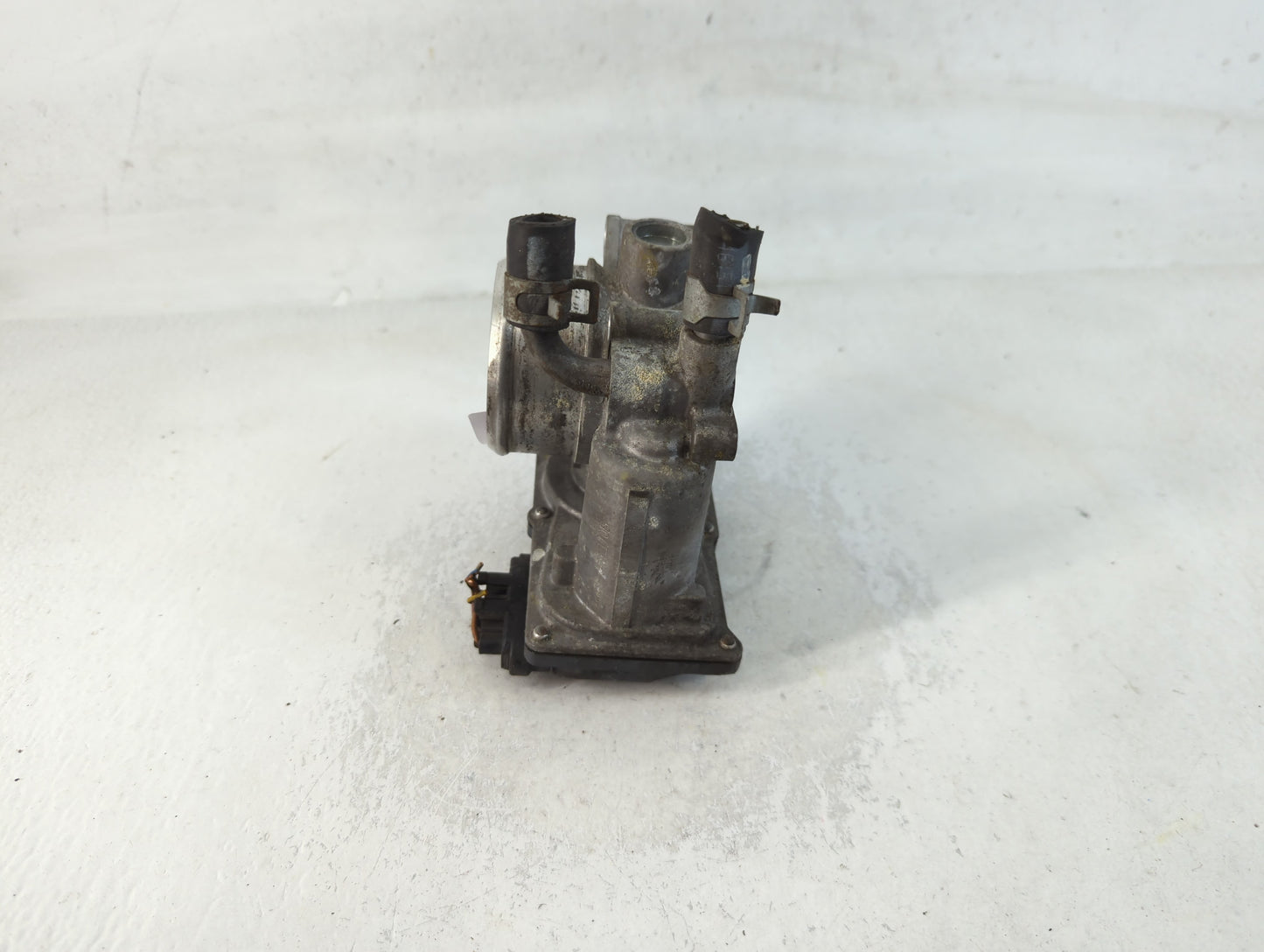 2014-2016 Kia Forte Throttle Body P/N:35100-2B320 Fits Fits 2013 2014 2015 2016 OEM Used Auto Parts - Oemusedautoparts1.com