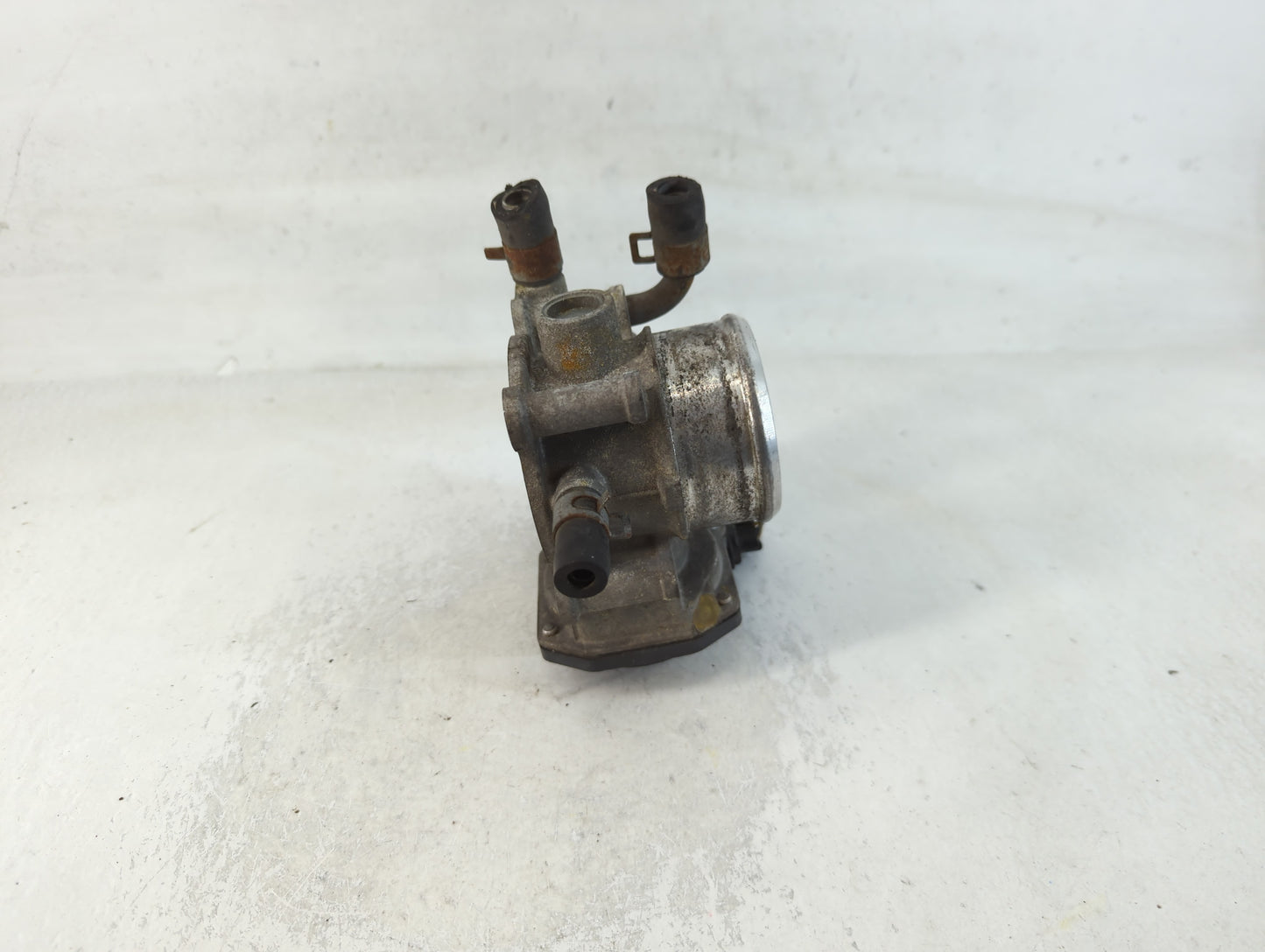 2014-2016 Kia Forte Throttle Body P/N:35100-2B320 Fits Fits 2013 2014 2015 2016 OEM Used Auto Parts - Oemusedautoparts1.com
