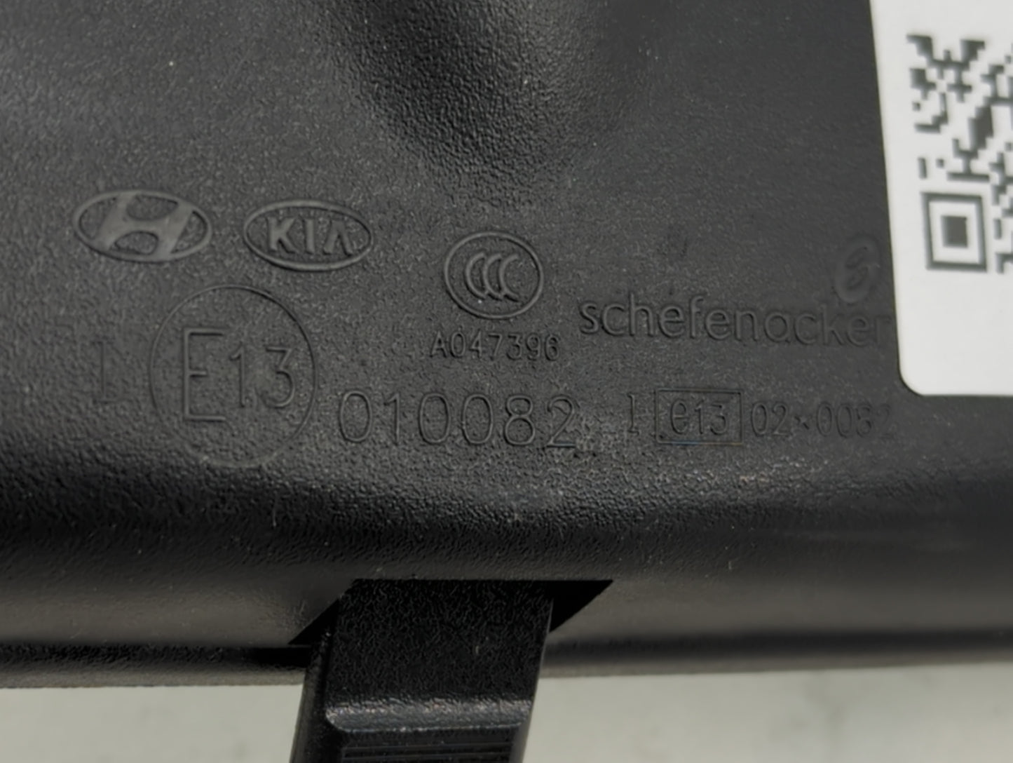 2001-2012 Hyundai Elantra Interior Rear View Mirror Replacement OEM P/N:A047396 E13010082 Fits OEM Used Auto Parts - Oemusedautoparts1.com