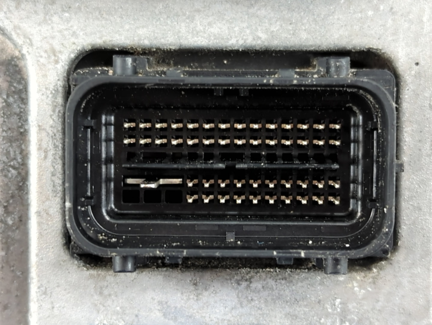 2020-2022 Chevrolet Equinox PCM Engine Control Computer ECU ECM PCU OEM P/N:12717886 Fits Fits 2020 2021 2022 OEM Used Auto Parts - Oemusedautoparts1.com