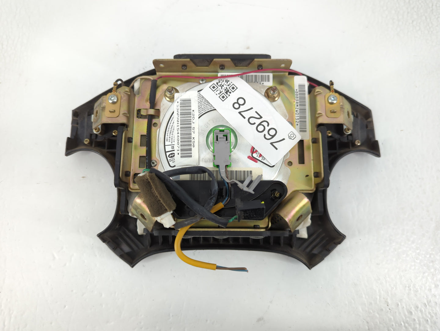 2000-2004 Kia Spectra Air Bag Driver Left Steering Wheel Mounted P/N:K2DJ 57 K50 Fits Fits 2000 2001 2002 2003 2004 OEM Used Auto Parts - Oemusedautoparts1.com