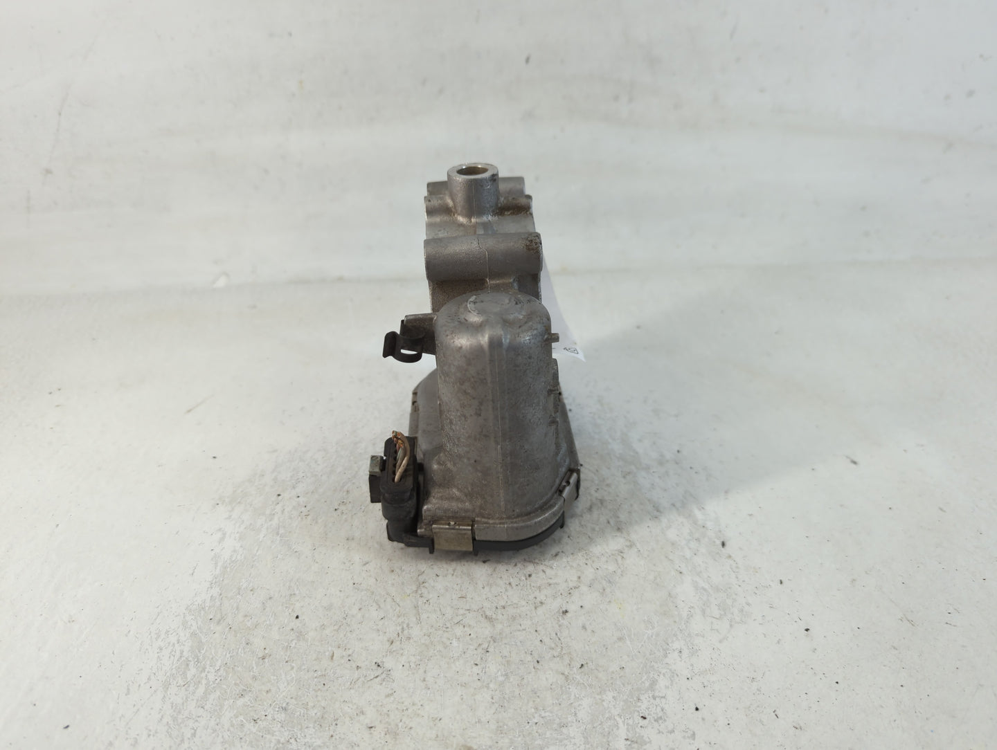 2016-2019 Infiniti Q50 Throttle Body P/N:0 280 750 541 A 270 141 00 25 Fits Fits 2016 2017 2018 2019 OEM Used Auto Parts - Oemusedautoparts1.com