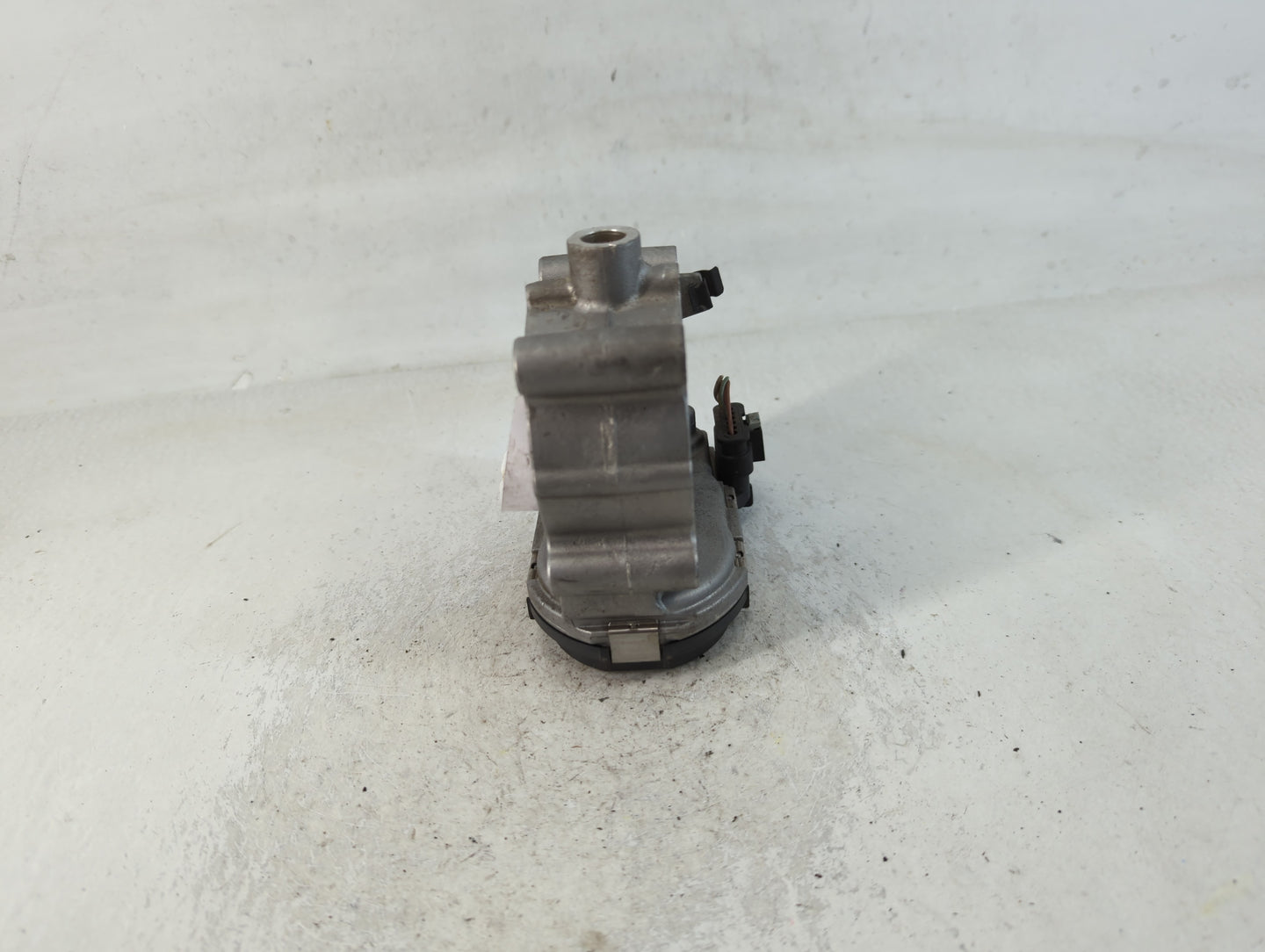 2016-2019 Infiniti Q50 Throttle Body P/N:0 280 750 541 A 270 141 00 25 Fits Fits 2016 2017 2018 2019 OEM Used Auto Parts - Oemusedautoparts1.com