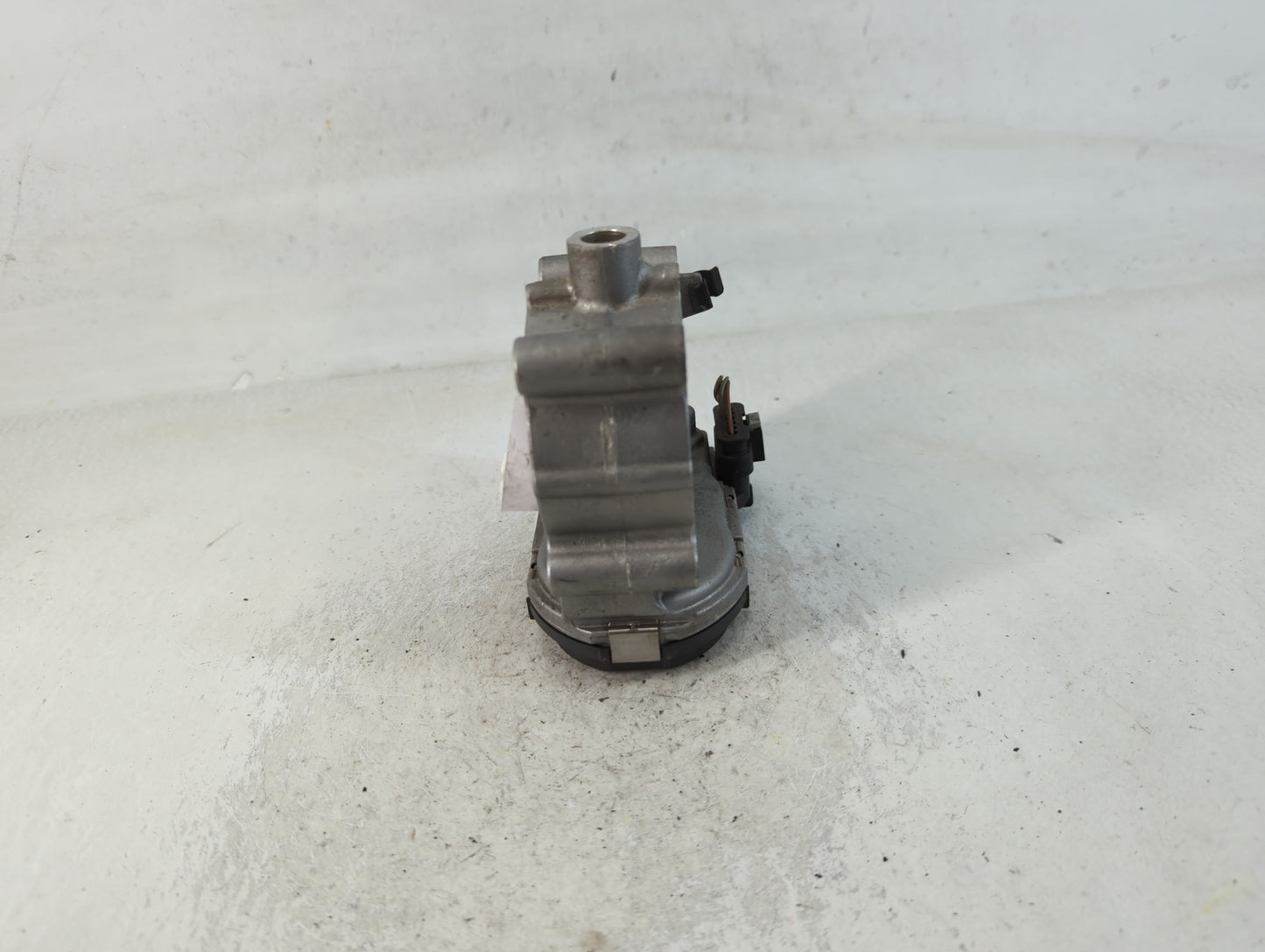 2016-2019 Infiniti Q50 Throttle Body P/N:0 280 750 541 A 270 141 00 25 Fits Fits 2016 2017 2018 2019 OEM Used Auto Parts - Oemusedautoparts1.com