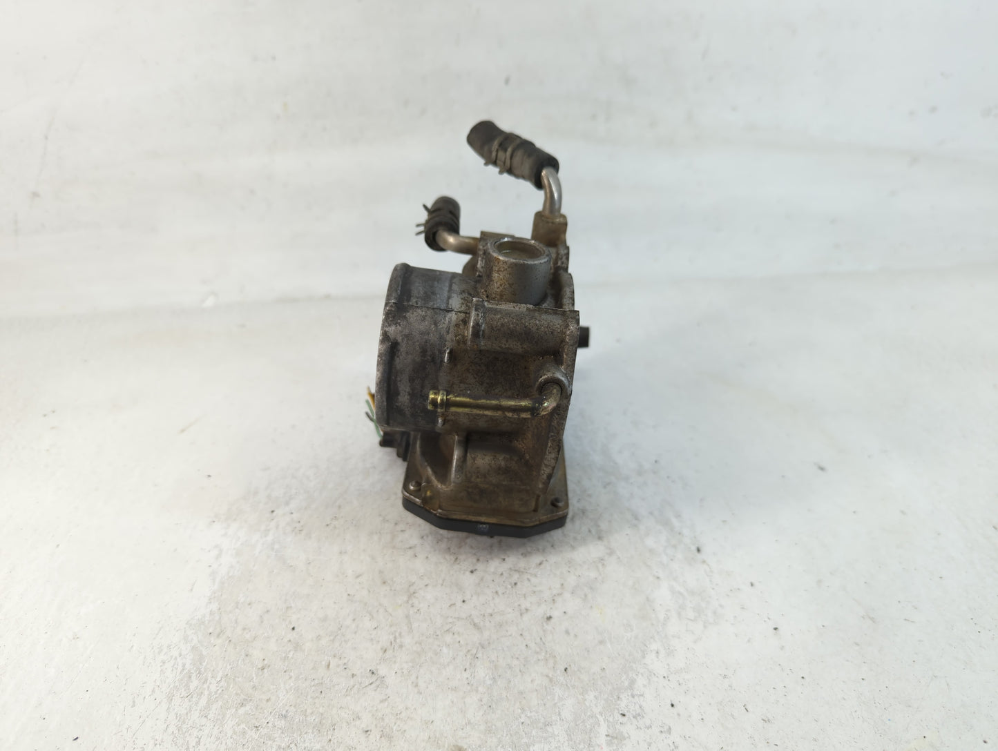 2004-2006 Toyota Solara Throttle Body P/N:22030-0H020 Fits Fits 2004 2005 2006 2007 OEM Used Auto Parts - Oemusedautoparts1.com