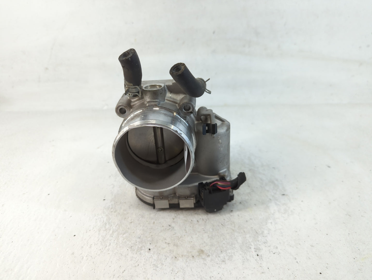 2015-2019 Hyundai Sonata Throttle Body P/N:35100-2G600 Fits Fits 2015 2016 2017 2018 2019 2020 2021 OEM Used Auto Parts - Oemusedautoparts1.com