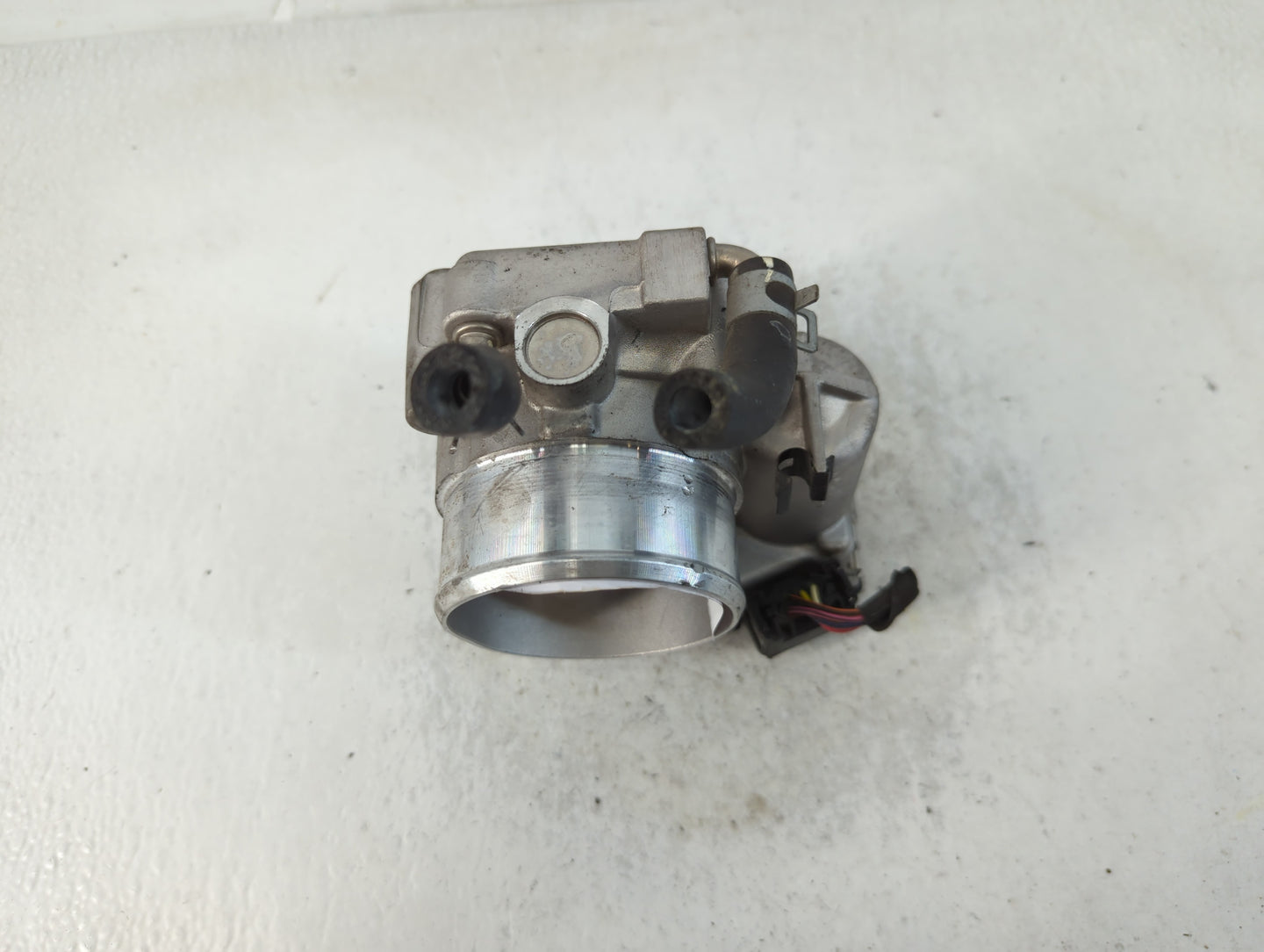 2015-2019 Hyundai Sonata Throttle Body P/N:35100-2G600 Fits Fits 2015 2016 2017 2018 2019 2020 2021 OEM Used Auto Parts - Oemusedautoparts1.com