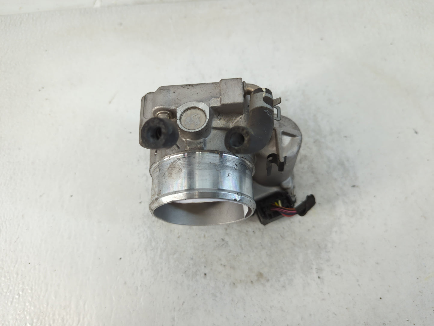 2015-2019 Hyundai Sonata Throttle Body P/N:35100-2G600 Fits Fits 2015 2016 2017 2018 2019 2020 2021 OEM Used Auto Parts - Oemusedautoparts1.com