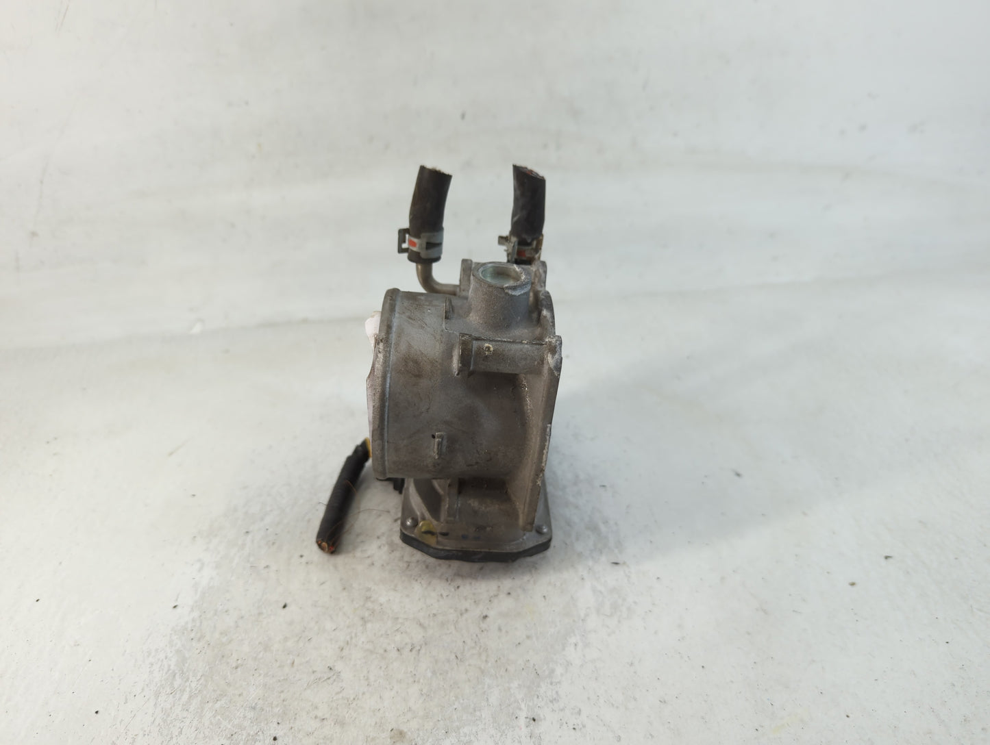 2007-2016 Toyota Sienna Throttle Body P/N:22030-0P050 Fits OEM Used Auto Parts - Oemusedautoparts1.com