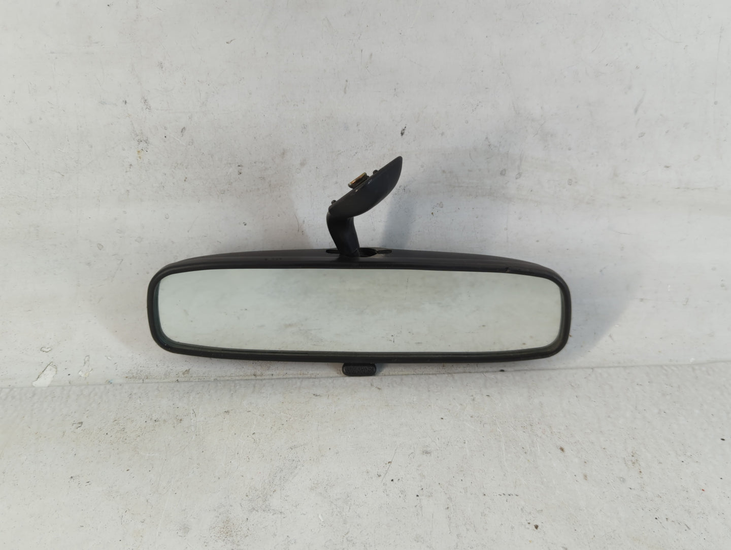 2000-2003 Kia Spectra Interior Rear View Mirror Replacement OEM P/N:IE1346R-015006 Fits OEM Used Auto Parts - Oemusedautoparts1.com