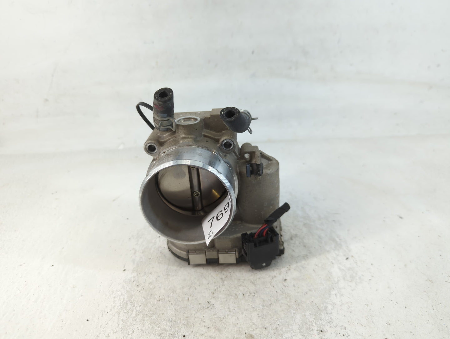 2015-2019 Hyundai Sonata Throttle Body P/N:35100-2G600 Fits Fits 2015 2016 2017 2018 2019 2020 2021 OEM Used Auto Parts - Oemusedautoparts1.com