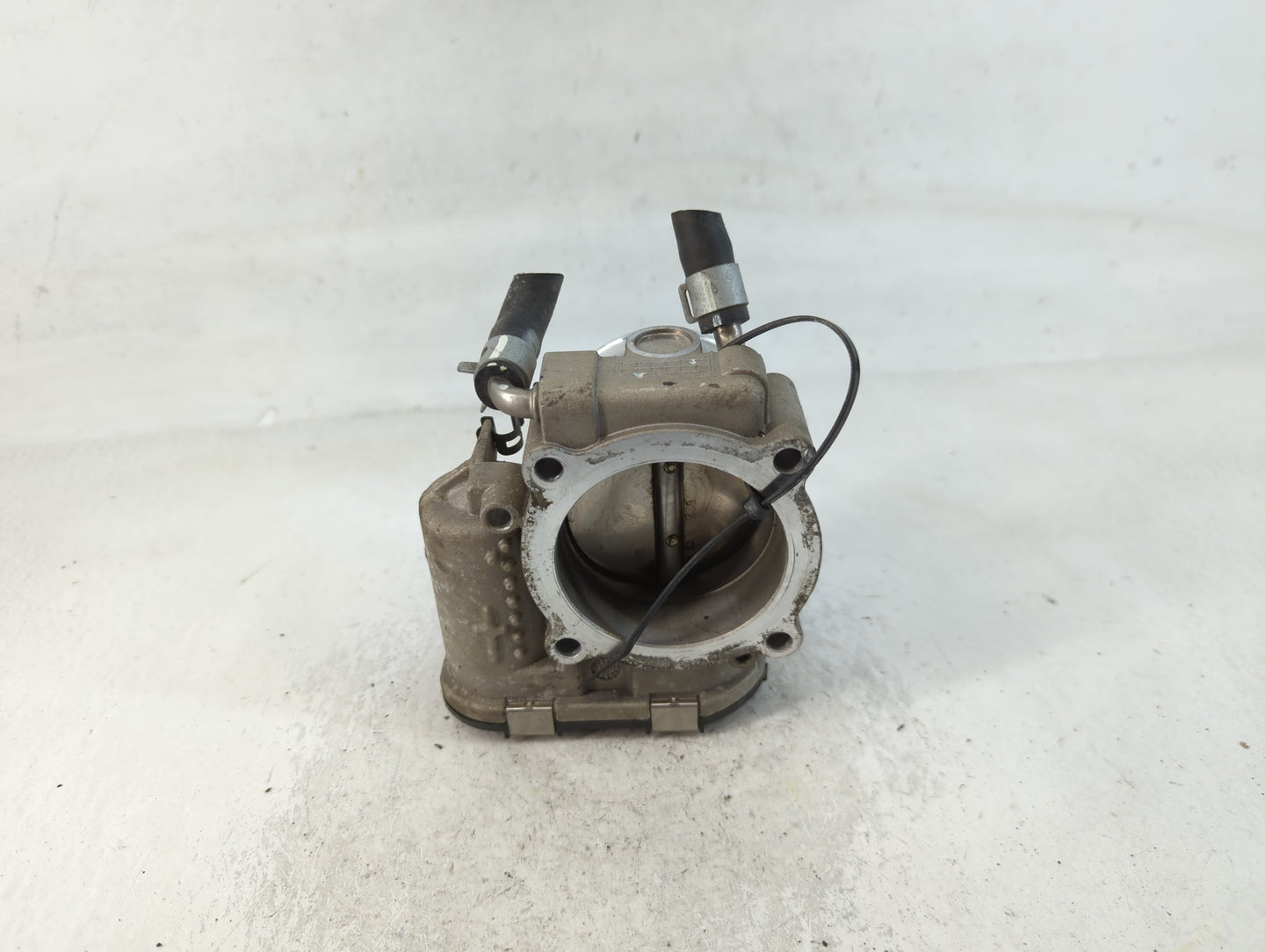 2015-2019 Hyundai Sonata Throttle Body P/N:35100-2G600 Fits Fits 2015 2016 2017 2018 2019 2020 2021 OEM Used Auto Parts - Oemusedautoparts1.com