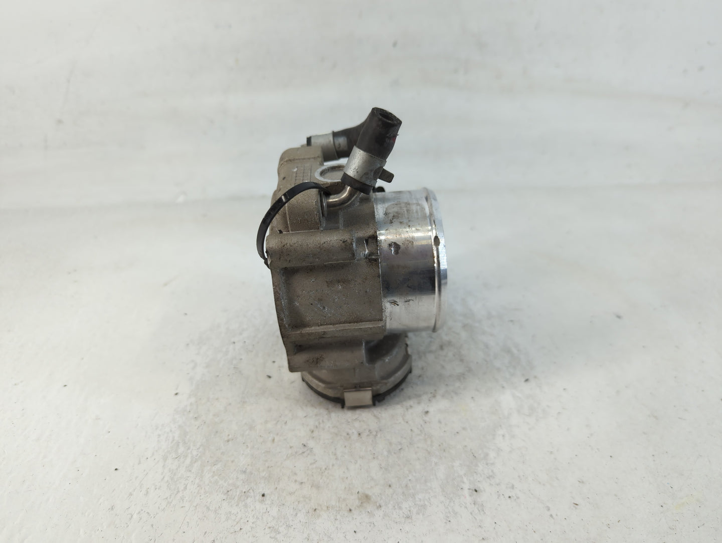 2015-2019 Hyundai Sonata Throttle Body P/N:35100-2G600 Fits Fits 2015 2016 2017 2018 2019 2020 2021 OEM Used Auto Parts - Oemusedautoparts1.com