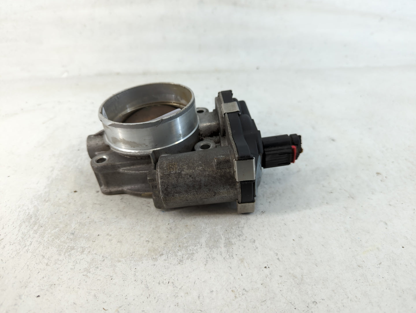 2017 Chevrolet Silverado 1500 Throttle Body P/N:12676296AA Fits Fits 2016 2018 2019 2020 2021 2022 OEM Used Auto Parts - Oemusedautoparts1.com