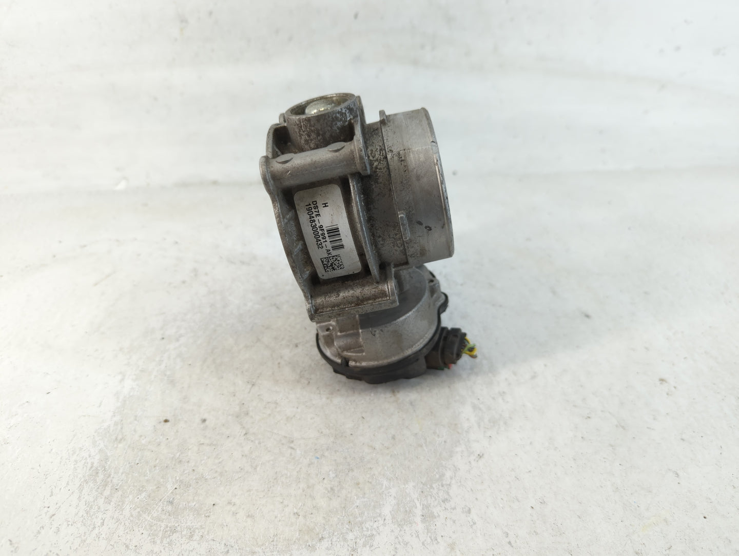 2013-2020 Ford Fusion Throttle Body P/N:DS7E-9F991-AK Fits Fits 2013 2014 2015 2016 2017 2018 2019 2020 2021 2022 OEM Used Auto Parts - Oemusedautoparts1.com